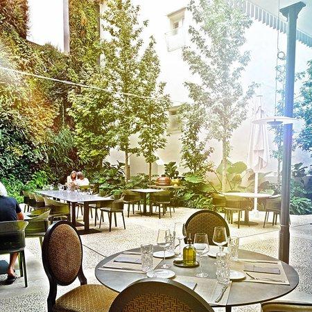 Roseto Restaurant Bar