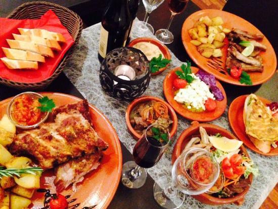 TINTO - tapas y vino